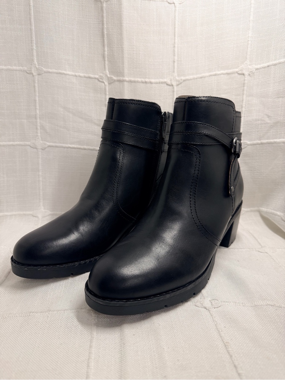 Easy Spirit Carter Black Leather Ankle Boots Booties Women’s 9M NIB